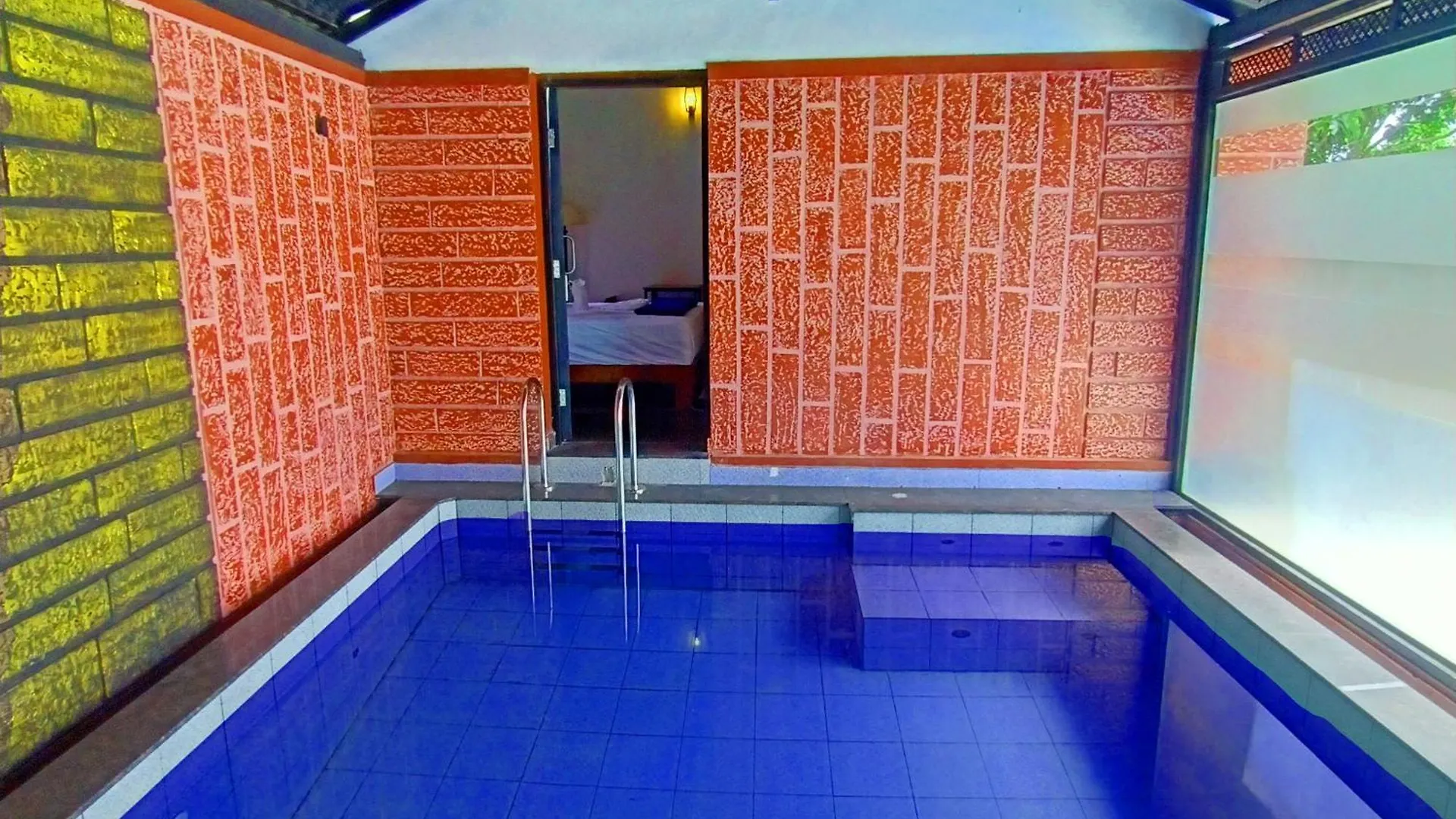 Empire Private Pool Villa カルペッタ